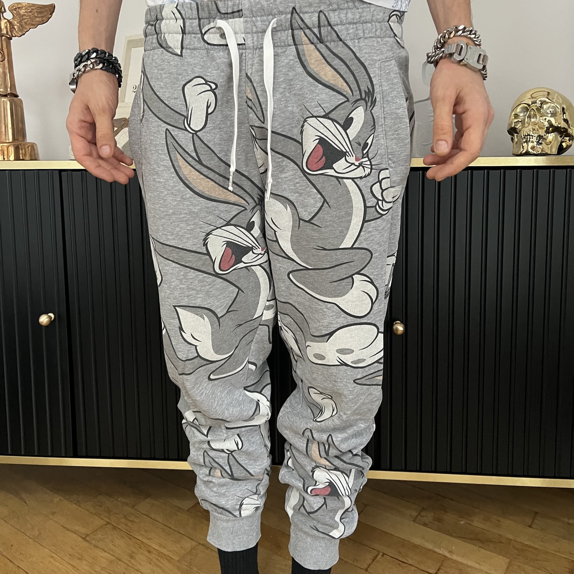 Tepláky Bugs Bunny – Bolest Video