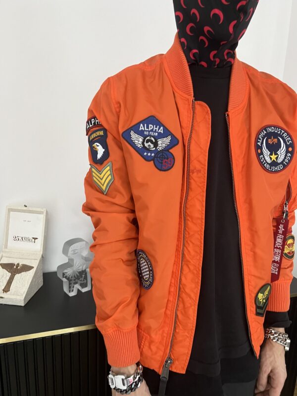 Bunda Alpha Industries - Skončila Show Video - Image 3