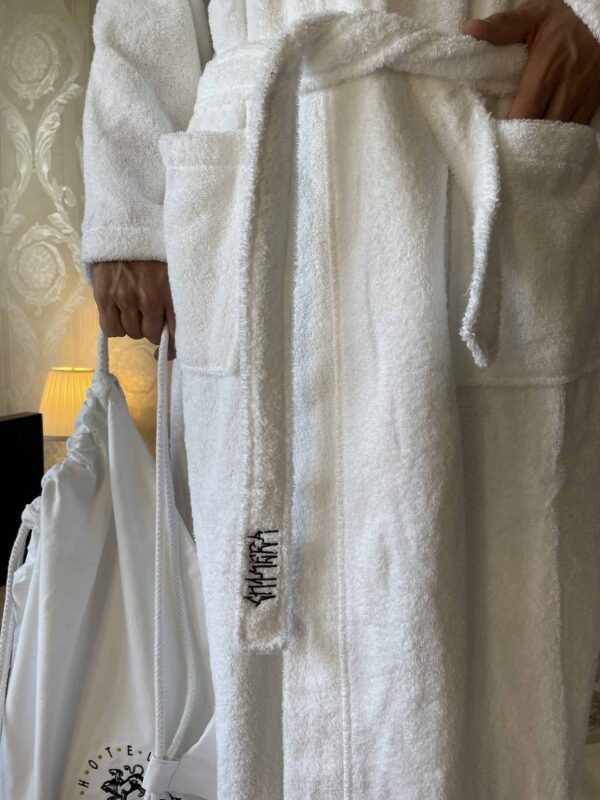 Hotel Chimera King Bathrobe - Image 6